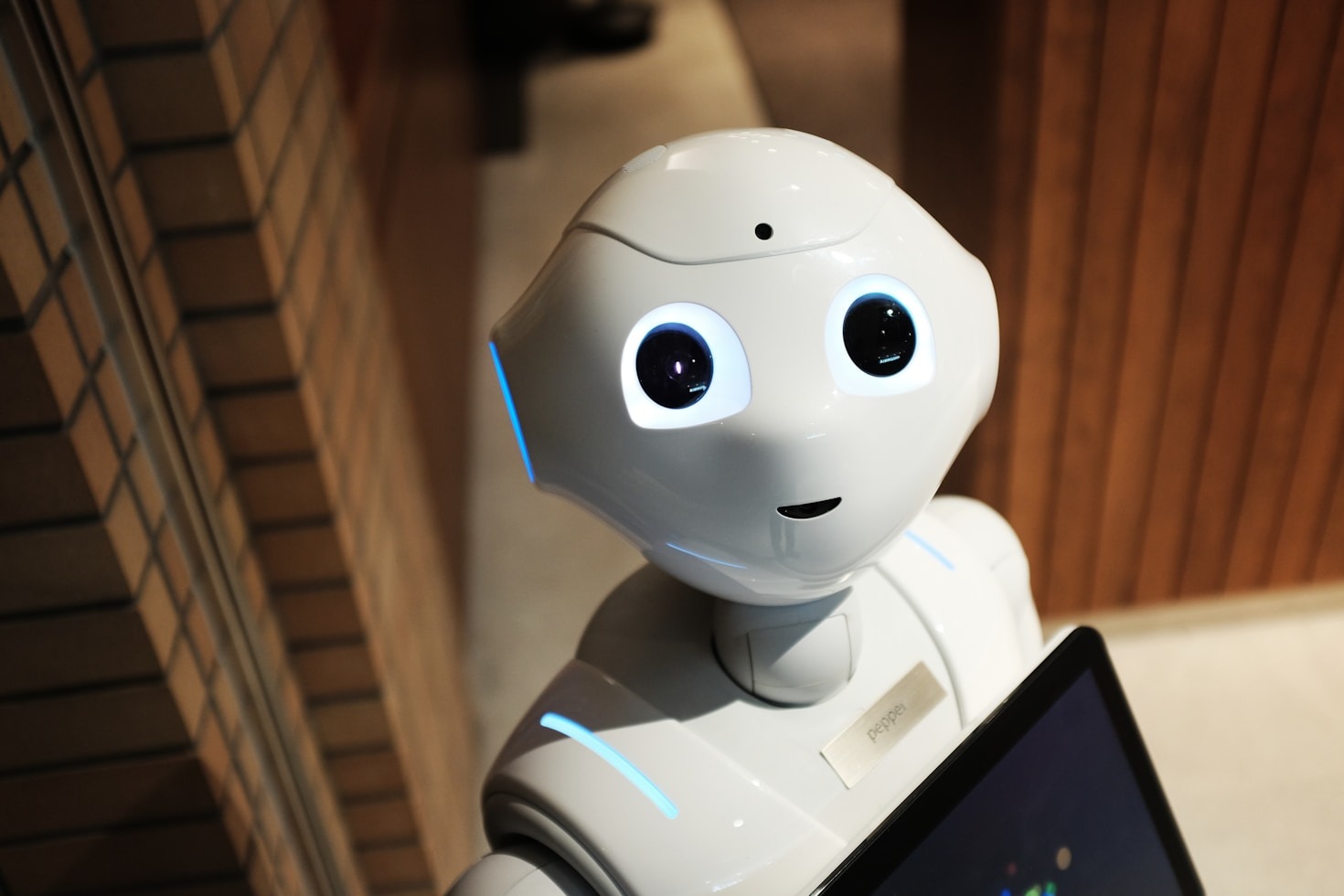 Optimizing Customer Journeys Using Advanced AI Insights